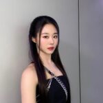 Park Chae-rin Instagram – 👀🖤