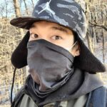 Park Jae-min Instagram – #

여러분의 첫산은 어디인가요? 저의 첫산은 30년 전 아버지와 함께 올라갔던 저희 집 뒷산입니다. 어릴 때 워낙 시골인 지역에서 태어나 자란 영향도 있겠지만 아버지와 거의 매주 산에 가던 추억 때문에 전 지금도 산을 무척 좋아합니다.

그 산을 25년만에 다시 올라가봤습니다. 어릴 때는 그렇게 험준하고 높아보였던 산이 많이 달라보이는 것이 참 새삼스럽네요. 이번에는 아버지의 손이 아닌 쓰레기 봉투를 잡은 것이 가장 큰 차이일까요.

다음에는 아버지 모시고 구룡산에 한 번 더 와야겠습니다.

I always loved going to the mountains. Not only because I was born and raised in a farming village, but also my old man loved teaching me how to respect the nature at the mountains.

Came back after 25 years. This place was the first ever mountain I’ve hiked in my life 30 year ago with my dad.

Not a thing has changed, it just looks way smaller hahaha.

#

ACG (A Cleaner Globe)

Did you know plastic bags are used for only an average of 12 minutes but it takes at least 500 years to degrade in a landfill?

Even when we are gone, our grand children’s grand children’s grand children will have to live on a soil, polluted with plastic bags which came from hundreds of years ago, not knowing who threw it away or why.

It is our responsibility to keep our mother nature clean and pass it down to our kids.

So I am kicking off a movement named ‘ACG’ standing for ‘A Cleaner Globe’.

Anyone who would like to join this movement, don’t hesitate to contact me thru DM. All you need is go outdoor, and bring a trash bag with a good will to save our beautiful home, planet earth.

Join this movement and share, post a photo whenever, wherever you are with #acleanerglobe

담배 꽁초 10년. 일회용 컵 10년. 스티로폼 50년. 플라스틱 70년. 알루미늄캔 100년. 

폐마스크 최소 100년 이상. 그리고 스티로폼 500년 이상.

우리가 잠시 편하기 위해, 혹은 잠시 소홀한 틈에 지구는 수백 년의 아픈 기다림을 시작하게 됩니다. 지금 내가 버린 한 줌의 쓰레기는 내 손주의 손주, 그 손주의 손주가 밟을 땅에 여전히 남아 있을 것입니다.

내 아이들이 살아갈 이 집을 깨끗하게 물려주기 위해, 깨끗한 지구 프로젝트, ACG 프로젝트를 시작합니다.

필요한 준비물은 쓰레기 봉지 하나, 그리고 의지. 장소는 지구 상의 어느 곳이든 상관 없습니다. 단, 야외가 좋겠죠? 내가 줍는 쓰레기 한 줌이 내 아이들이 살아갈 지구라는 집의 500년을 바꿔줄 것입니다.

여러분도 동참해 보세요! 우리의 집, 지구를 씻겨주고 #acleanerglobe 와 함께 사진을 올려주세요!

For A Cleaner Globe!

#acleanerglobe
#acg
#쓰줍산
#나이키
#nike
#outdoor
#우리강산푸르게푸르게
#sustainability
#구룡산