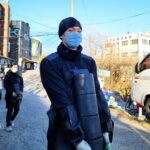Park Jae-min Instagram - # 오늘의 연탄 배달도 무사히 마무리 되었습니다. 추울까봐 모닥불을 피워주시는 아버님부터 유기견들을 모아서 보살피시는 부부까지. 코로나19로 인해 개인 봉사자 숫자가 급격히 줄어들었지만 어느 때 못지 않게 따뜻하고 열정적이었던 연탄 배달이었습니다. 올 겨울도 무탈하게 나시기를 기원합니다. Just another ordinary day, doing ordinary things. Today's coal briquette delivery completed. Making the world just a little bit warmer. #연탄 #사랑의연탄나눔운동