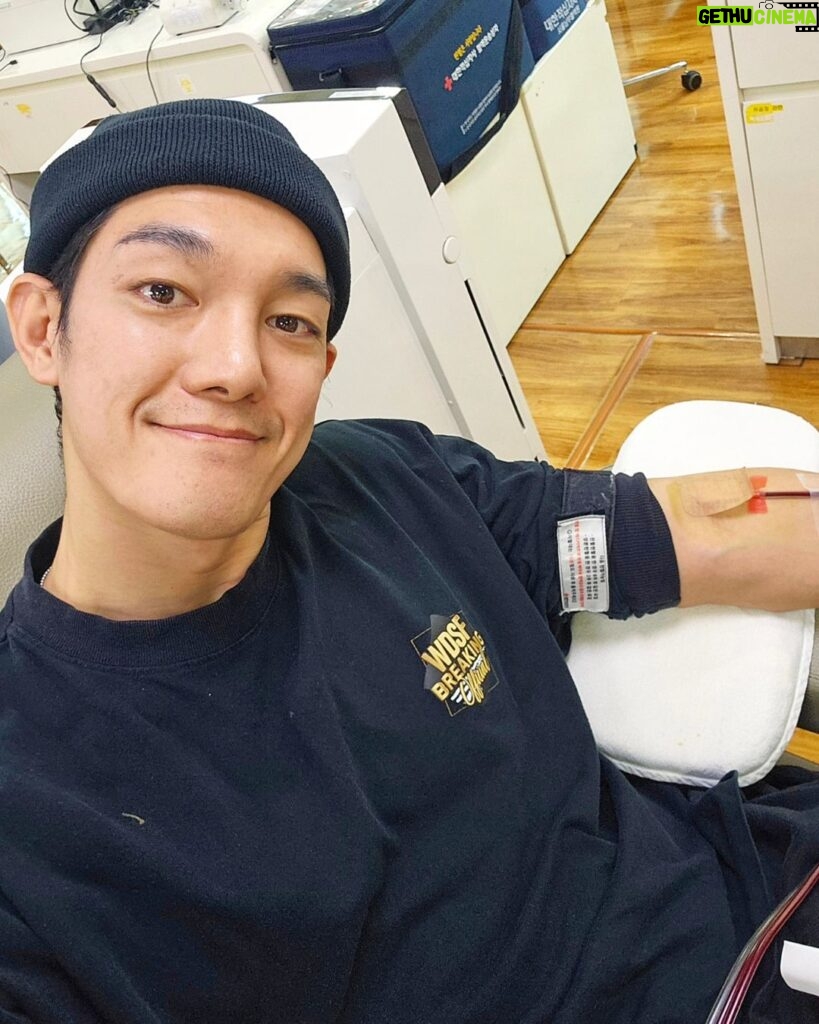 Park Jae-min Instagram - # 이렇게 올해의 마지막 헌혈을 150번 기념패로 마무리 합니다. 내년에도 많은 분들의 따뜻한 생명나눔이 이어지기를 기원합니다. #헌혈
