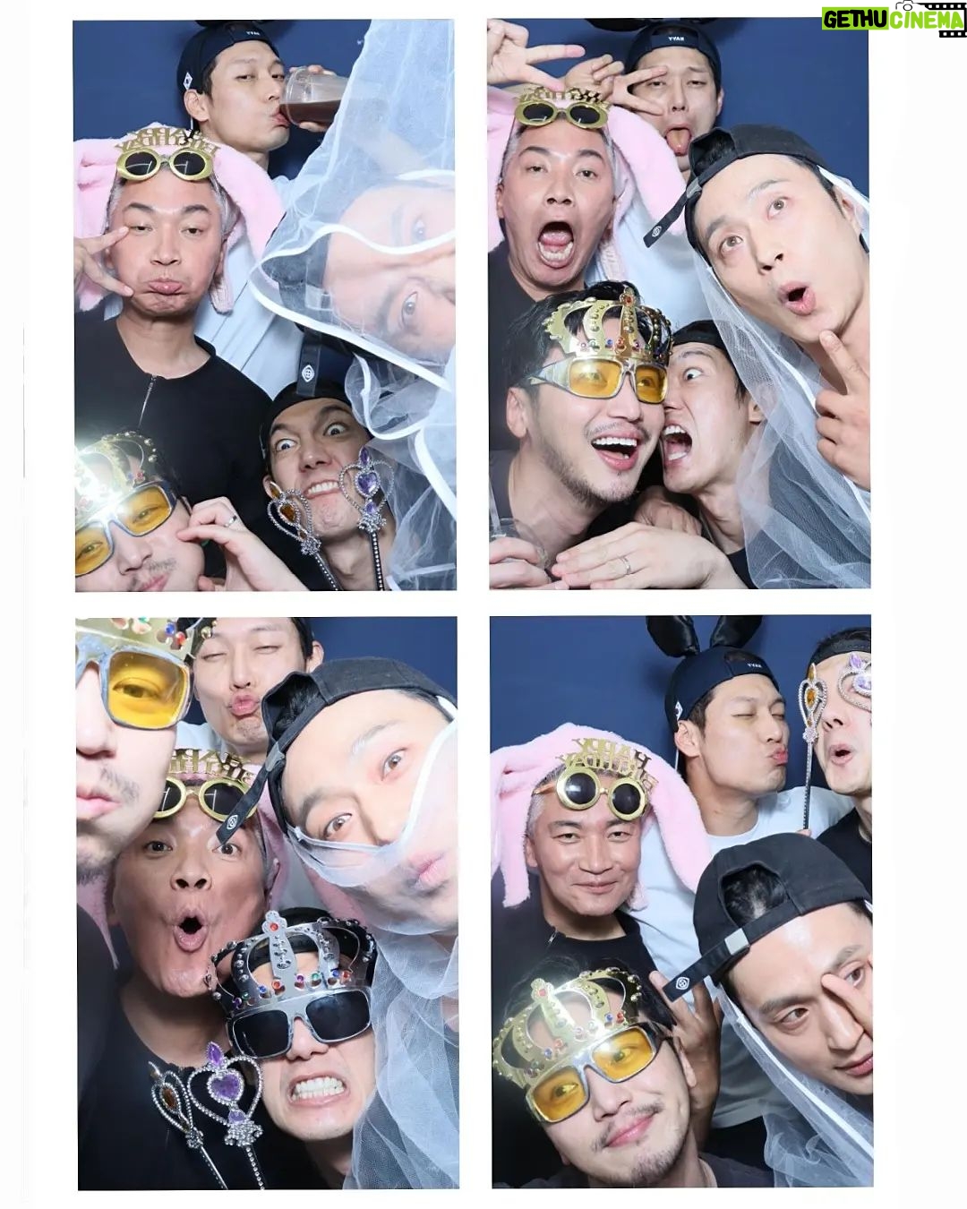 Park Jae-min Instagram - # 대체 이 사진은 무엇입니까 야심한 시각에 멀쩡하게 커피 마시다가 인생네컷을 찍는 평균 연령 41세 아재 다섯. 귀염뽀짝 조왜 연합군은 이렇게 묵묵히 600만을 향해 달립니다. 데헷💕 with your support, now we are aiming 6 million viewers. let's kick it off!!🔥 #한산 #600만 #인생네컷