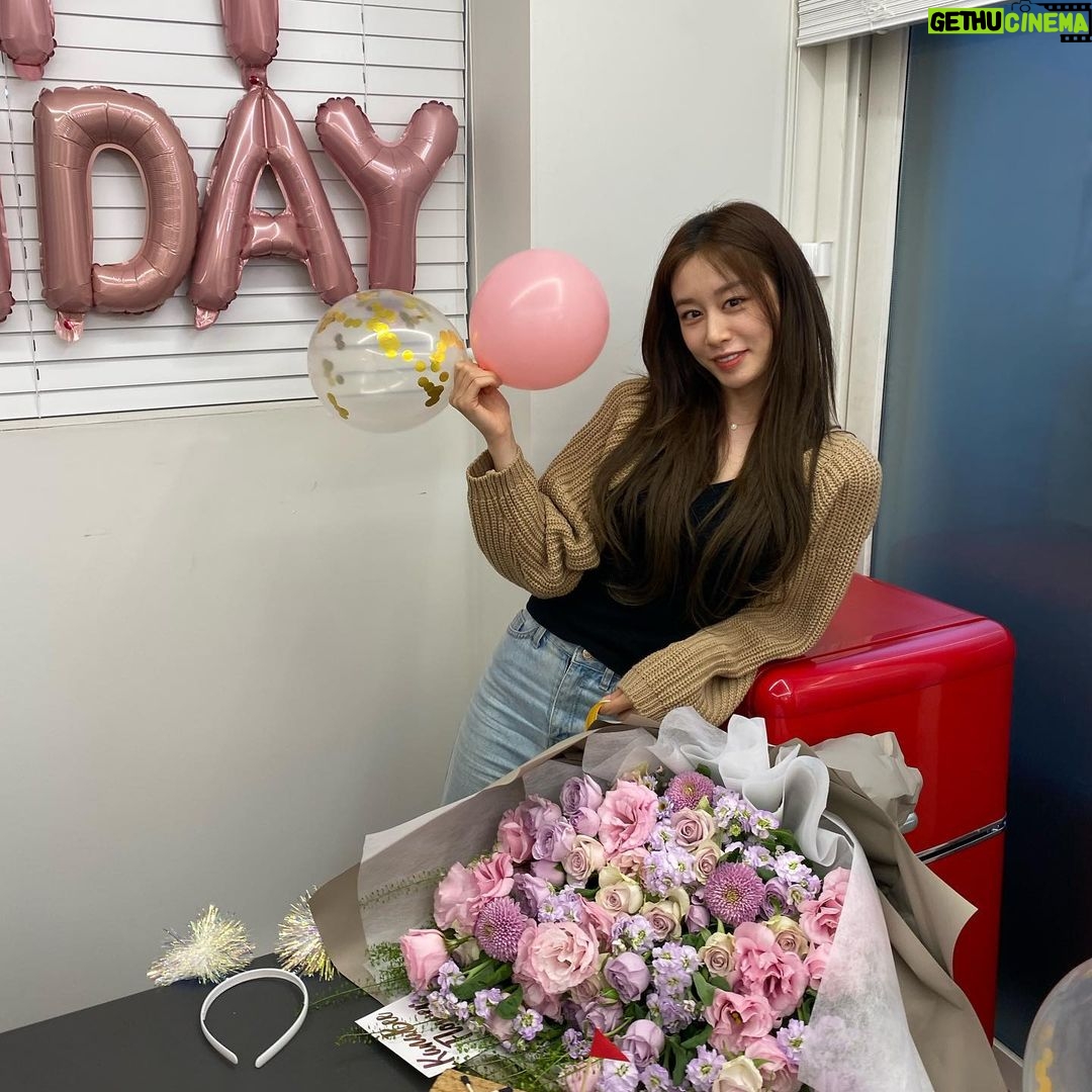 Park Ji-yeon Instagram - Thank you everyoneđź’•