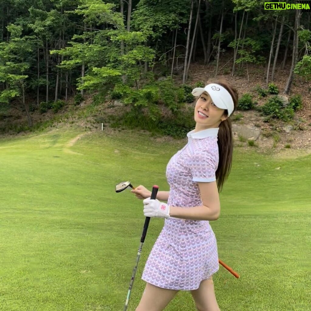 Park Ji-yeon Instagram - healing💕⛳️