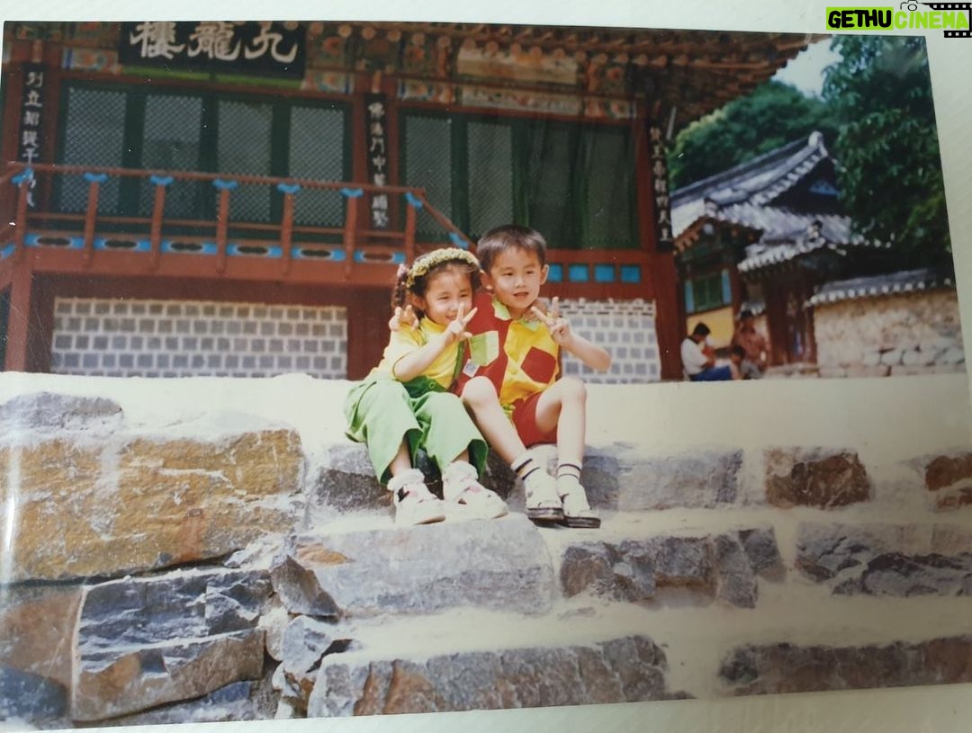 Park Ji-yeon Instagram - ๐จโ๐ฉโ๐งโ๐ฆโค๏ธ