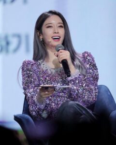 Park Ji-yeon Instagram - ❤️