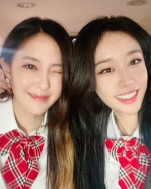 Park Ji-yeon Instagram - 오늘 아흅시 Jtbc 아는형님 티아라 완전체❤️