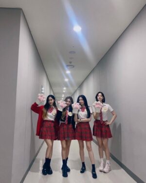 Park Ji-yeon Instagram - 오늘 아흅시 Jtbc 아는형님 티아라 완전체❤️