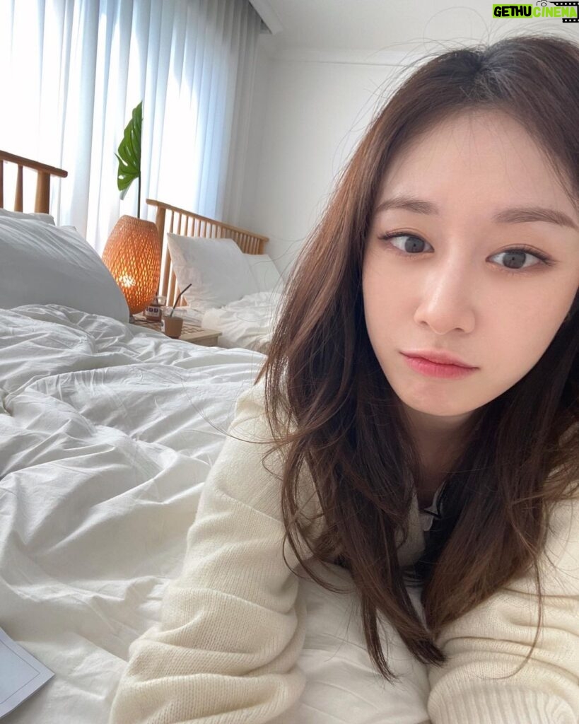 Park Ji-yeon Instagram - 오랜만에 셀카📸