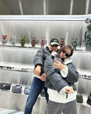 Park Ji-yeon Instagram - 행복한 연말 보내세요🫶 (첫 번째 사진 볼수록 웃기넹..ㅋㅎ)
