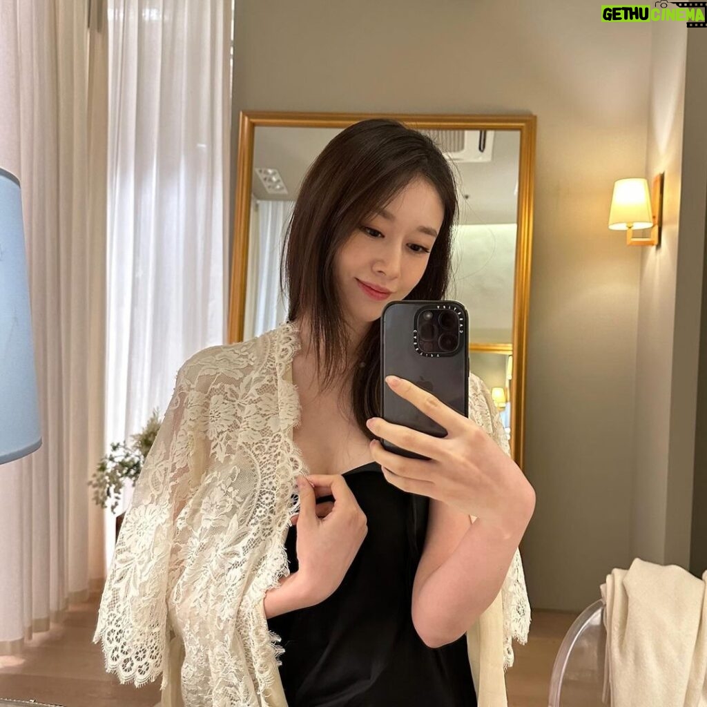 Park Ji-yeon Instagram - ❤