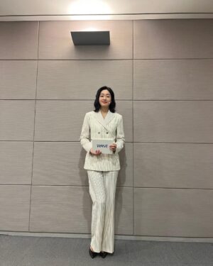 Park Jin-hee Instagram - 오늘은 상공의날 50주년 주간 WAVE 온라인쇼케이스에 왔어요
.
요즘은 이렇게 환경이야기를
많이 나눌 수 있어서 너무 행복합니다😍
.
.
#부캐 #환더우먼