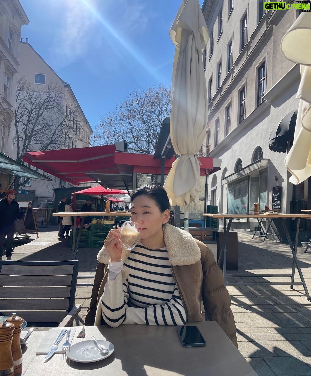 Park Jin-hee Instagram - #날씨 #좋은 #날 #젤 #행복 #이행복이오래오래함께하길