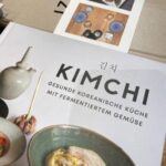 Park Jin-hee Instagram - 얼마전에 이웃집 모녀가 김치 만드는법을 알려줄수있냐고 물어봐서 같이 김치를 만들었는데요✨(오스트리아 사람인데 김치에 진심임 ㅋㅋ) . 해외에서 한국의 김치가 영향력이 있다는걸 다시 한번 느꼈답니다! 서점에 갔는데 KIMCHI 서적도 눈에 잘보이는 곳에 진열되어있어서 너무 뿌듯했어요😍 . . . #대한민국 #김치 #자랑스러운 #KIMCHI #우리나라꺼 #비엔나 #일상스타그램 #오랜만 #외출 Vienna, Austria