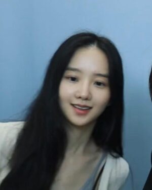 Park Jung-yeon Instagram - 푸르딩딩 여섯컷+🩵