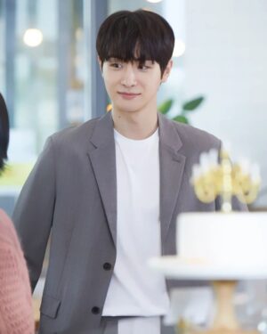 Park Sang-nam Instagram - #너와나의경찰수업  특별출연
김병수감독님과 두번째 현장
🤗5~6화🤗