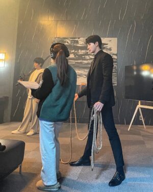 Park Sang-nam Instagram - #성스러운아이돌  마지막😭

(호랑이 같은 고양이 감독님과)