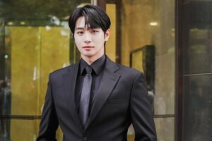 Park Sang-nam Instagram - #성스러운아이돌 #사감재
