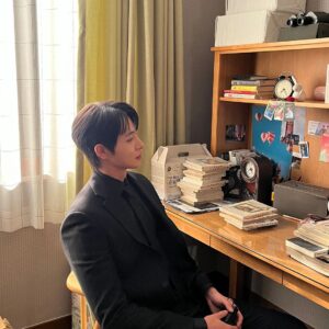 Park Sang-nam Instagram - #성스러운아이돌 #사감재