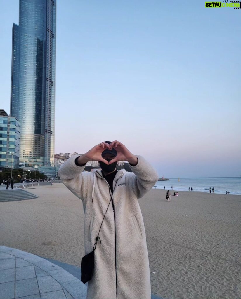 Park Sang-nam Instagram - 바다 Photo by @prince_kwanghee
