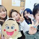 Park Se-mee Instagram - #내가할거징 가면벗을때 여신머리로 풀어져야된다며 고데기 열심히 해준 리영쌤 @ggumin_reyoung 화장 무너지면 안된다고 두겹세겹 정성스럽게 쌓아올려준 우진쌤 @ggumin_woojin ‘징'이어서 어렵디 어려운 옷 열심히 구해다준 낌지쌤 @kkimji0216 여자 넷 사이에 갇혀 기 다 빨린.. 오빠 아니고 아빠같은 서준오빠 @jun__0428 같이 놀고 춤추며 신나게 기본기를 다져준 유진쌤 @2uzin2 급하게 부탁했는데 흔쾌히 노래에 조미료 잔뜩 뿌려준 준혁이 @joon_hyuk_ahn 내목소리를 들어야한다며 인이어들고 달려와준 성혁이 @s.hyukkkkkkk 가왕을 꿈꾸던 메타 주둥이 멤버 다경,주은 @duo.zyng @iam_zoonii 방송을 하기까지 뒤에서 너무 고생한 종훈실장님 @jhshin90.4 내 은인 @psickuniv 저 잘했나요? @joonarchy 여기에 다 담진 못했지만 응원 많이 해준 우리 가족들 @metacomedy 저 .. 사실 성대결절때문에 너무 걱정하고 두려웠었는데 이렇게 도와주신 많은분들 덕분에 무사히 크디큰 산을 넘었네요 앞으로 또 돌아올 큰 산을 위해 더 열심히 노력하겠습니다!!!❤️‍🔥 항시 사랑해요 🫶 드디어 끝났다 #복면가왕