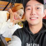Park Se-mee Instagram - 굿바이 #굿모닝fm 한달만하기로 했던 방송이 어느새 수개월이지나.. 금새 이별이 왔네요 청취자 분들의 고민을 시원하게 갈아드리러 갔는데 제 고민만 시원하게 갈다 온거같아요 🫢 마지막으로 매주 화요일 아침마다 하이텐션으로 반겨주신 pd님들과 작가님들 마이크가 꺼지면 좋은말과 함께 응원 많이해주신 테이오빠! 그리고 화요일마다 제 텐션 받아주신 청취자 여러분들 너무너무 감사합니다 ☺️ 덕분에 매주 화요일이 설레고 즐거웠어요 🥹 여러분들을 만난건 제 인생에 행운이었고 영광이었습니다 어디서든 항시 웃음드릴게요🫶 더 나은 나를 위해 아쉽지만.. 여기서 인사드리겠습니다! 안녕 #고민파쇄박세미 안녕 #해브어굿테이 @goodmorningfm @kim_hokyoung