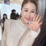 Park Se-mee Instagram – 제가 만든 유튜브 영상이
백상에 올라갔다는 것만으로
하루하루 감사하며 살겠습니다

사실 빠른시간에 너무나도
큰 사랑을 받아 덜컥
겁이 나기도 했지만

노력하고 더 노력해서
여러분들 옆에서 오랫동안
웃음을 드릴수 있는 
희극인이 되겠습니다❤️

내년에 또봐요
@baeksang.official 

회사식구들 항시 감사합니다
@metacomedy 

기회를 줘서 고맙고 축하해
@psickuniv 

이미지 변화를 주겠다더니
배우를 만들어주셨네요
@gguminmin
@sxx_2_k