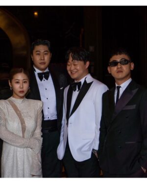 Park Se-mee Instagram - 제가 만든 유튜브 영상이
백상에 올라갔다는 것만으로
하루하루 감사하며 살겠습니다

사실 빠른시간에 너무나도
큰 사랑을 받아 덜컥
겁이 나기도 했지만

노력하고 더 노력해서
여러분들 옆에서 오랫동안
웃음을 드릴수 있는 
희극인이 되겠습니다❤️

내년에 또봐요
@baeksang.official 

회사식구들 항시 감사합니다
@metacomedy 

기회를 줘서 고맙고 축하해
@psickuniv 

이미지 변화를 주겠다더니
배우를 만들어주셨네요
@gguminmin
@sxx_2_k
