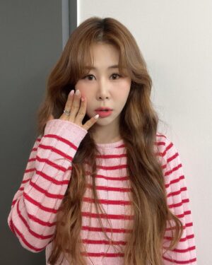 Park Se-mee Instagram - 🫶