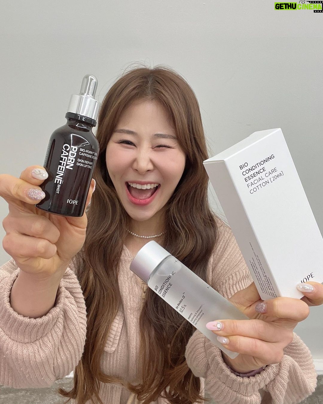 Park Se-mee Instagram - #광고 짜란~~! 오늘 기절인거 알려줄게~ 아이오페 카카오톡 플친 추가하면 있는 탄력 없는 탄력을 아주 그냥 쭉쭉 끌어 올려주는 ‘카페인샷’ 2주 체험 증정 이벤트 진행 중이야! 기절이지?? 못찾겠으면 아이오페 인스타에 있는 링크 타고 들어가~ 지난 주도 빠르게 마감되었으니 빨리 참여 안하면 눈물콧물이야 체험 후 인증샷 남기면 추첨을 통해 선물 준다니까 잊지 말고 따릉따릉❤ 내가 내일 라이브 방송도 출연하는데 7시에 시간 되면 보러와용❤️ #아이오페 #PDRN카페인샷
