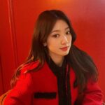 Park Shin-hye Instagram – 곧 크리스마스❣️ 
행복한 연말은 친구들과 가족들과
#모던하우스 와 함께❣️❣️