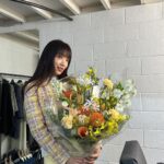 Park Shin-hye Instagram - 노랑노랑노랑❣️오예 꽃이다아❣️❣️ #모조에스핀 #mojoshine