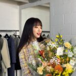 Park Shin-hye Instagram - 노랑노랑노랑❣️오예 꽃이다아❣️❣️ #모조에스핀 #mojoshine