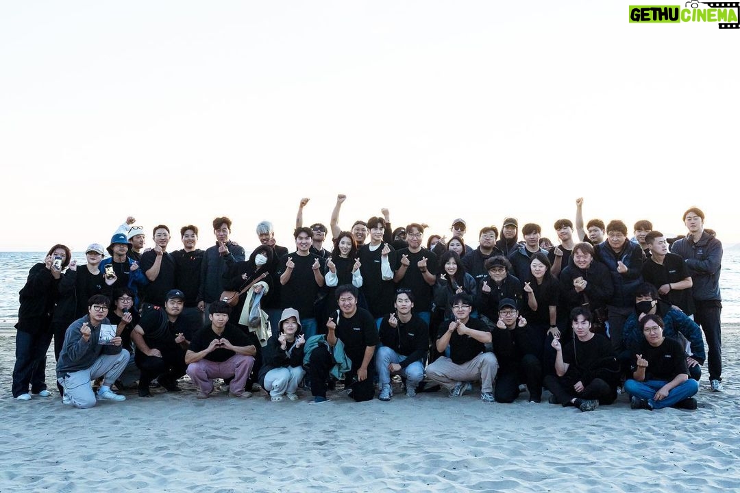 Park Shin-hye Instagram - 사랑합니다. 고생 많으셨습니다🙏🏼 좋은 사람들로 가득했던 닥터슬럼프 1월이 얼른 왔으면❣️