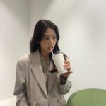 Park Shin-hye Instagram – ☕️☕️☕️☕️☕️☕️
오른쪽 왼쪽 오른쪽 왼쪽 🤷🏻‍♀️