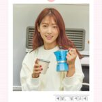 Park Shin-hye Instagram - 본격적으로 여름이 시작되려나봐요. 더위에 취약한 저는.. 벌써 추욱 늘어지고 있습니다😵‍💫😵‍💫 사랑하는 그대들 건강 잘 챙겨요💜 혜달,열여드레 -누리달호-