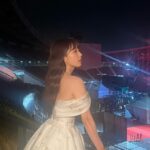 Park Shin-hye Instagram - 2024년 새해 첫 스케줄❣️ 태국에서 열린 제 33회 서울가요대상 시상자로 참석했어요. 멋진 아티스트분들의 공연도 보고 축하드릴 수 있어서 영광이었습니다🙏🏼 수상하신 아티스트분들 진심으로 축하드립니다!👏🏼👏🏼👏🏼👏🏼