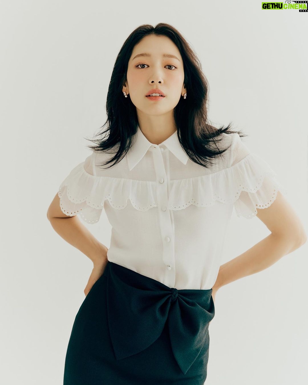 Park Shin-hye - 1 Million Likes - 모조의 여름❣️
가을옷은 더 예쁘던데 큰일이다..🤦🏻♀️
#모조에스핀 #mojosphine