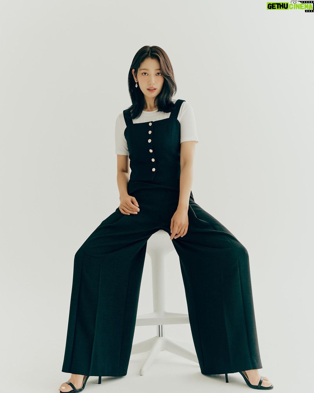 Park Shin-hye - 1 Million Likes - 모조의 여름❣️
가을옷은 더 예쁘던데 큰일이다..🤦🏻♀️
#모조에스핀 #mojosphine