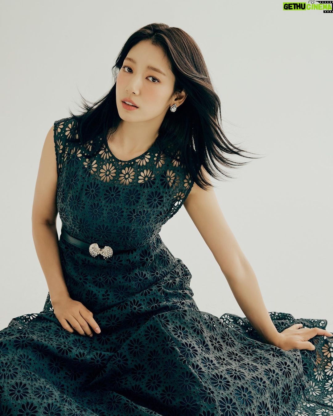 Park Shin-hye Instagram - 모조의 여름❣️ 가을옷은 더 예쁘던데 큰일이다..🤦🏻♀️ #모조에스핀 #mojosphine