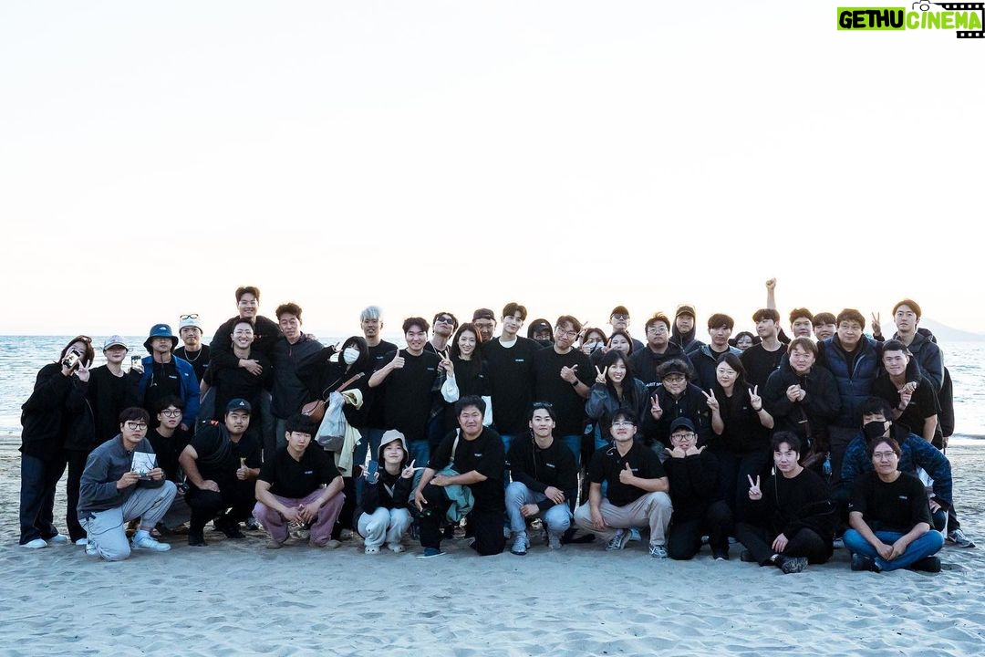 Park Shin-hye Instagram - 사랑합니다. 고생 많으셨습니다🙏🏼 좋은 사람들로 가득했던 닥터슬럼프 1월이 얼른 왔으면❣️