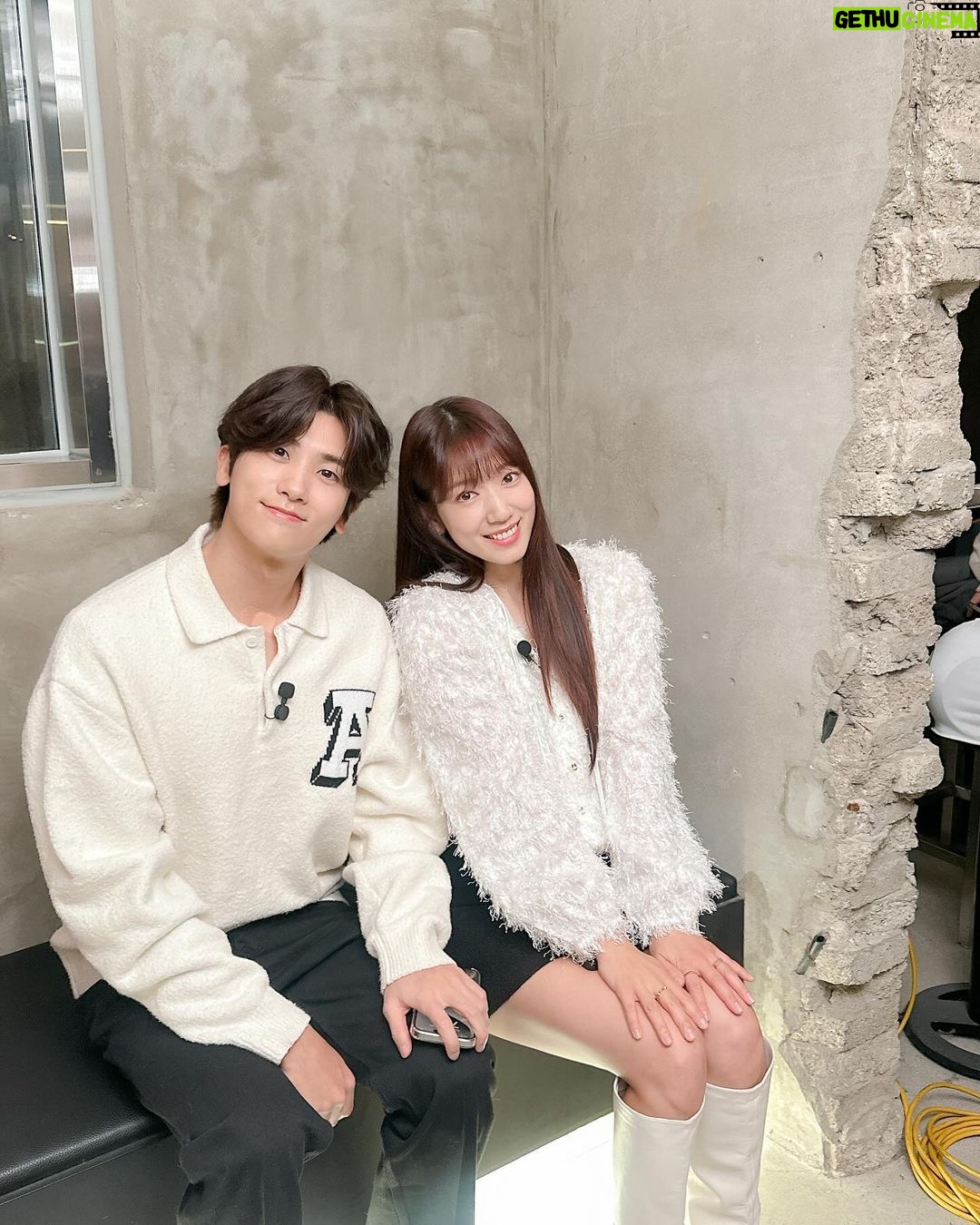Park Shin-hye - 1.8 Million Likes - 메모리카드가 부족해서 촬영을 종료했던... 혤‘s 클럽❣️ ㅋㅋ
오늘!!!!! 10시30분!!!
닥터슬럼프 3화 방송!!!!
