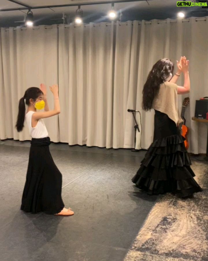 Park So-yi Instagram - 연습 중 ! 훌륭한 선생님과 함께했기에 가능했던 플라멩코 #flamenco #이번생도잘부탁해 #seeyouinmy19thlife