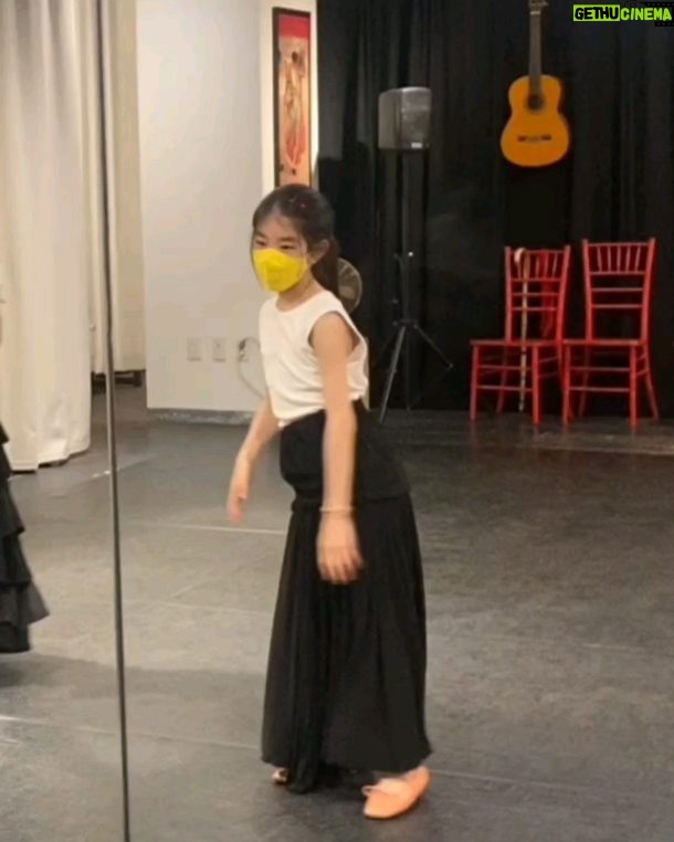 Park So-yi Instagram - 연습 중 ! 훌륭한 선생님과 함께했기에 가능했던 플라멩코 #flamenco #이번생도잘부탁해 #seeyouinmy19thlife