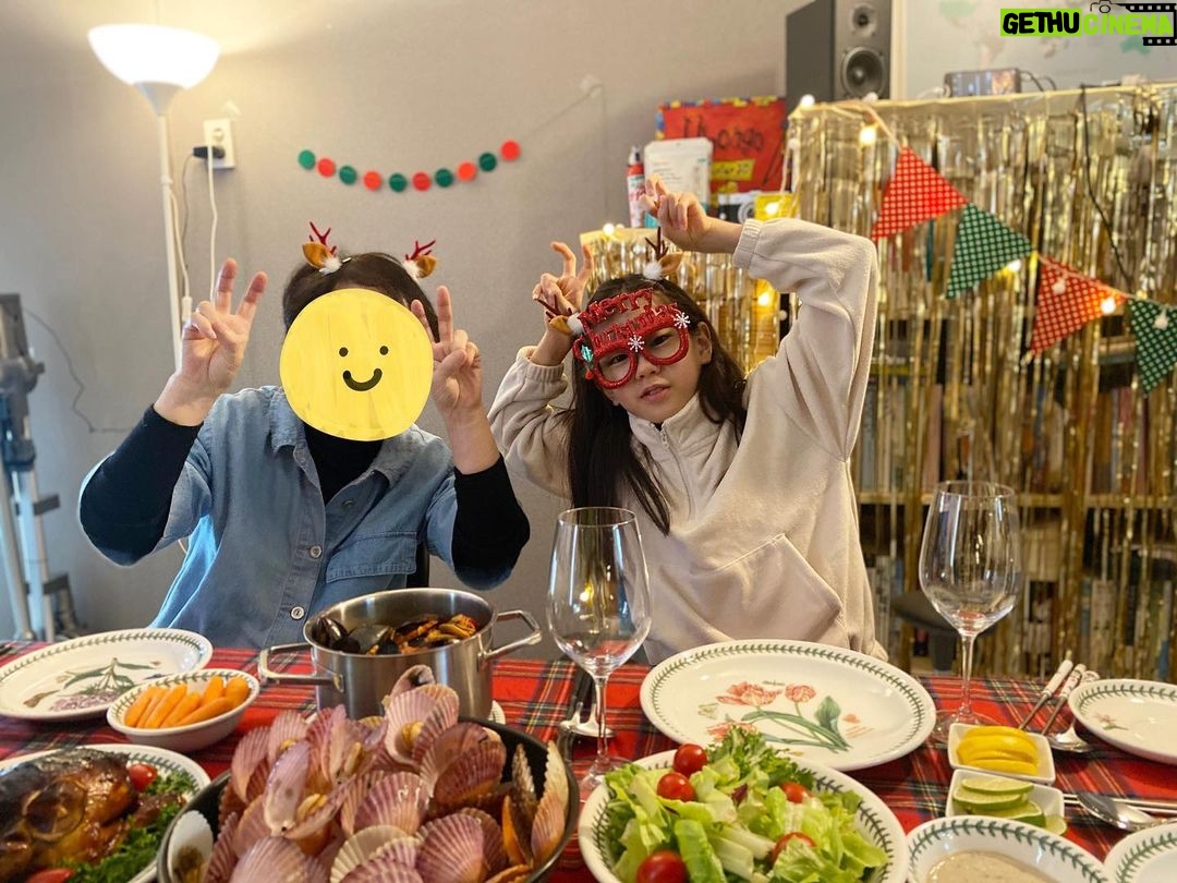 Park So-yi Instagram - #고모가준비해준 #크리스마스파티 #할머니와함께❤️