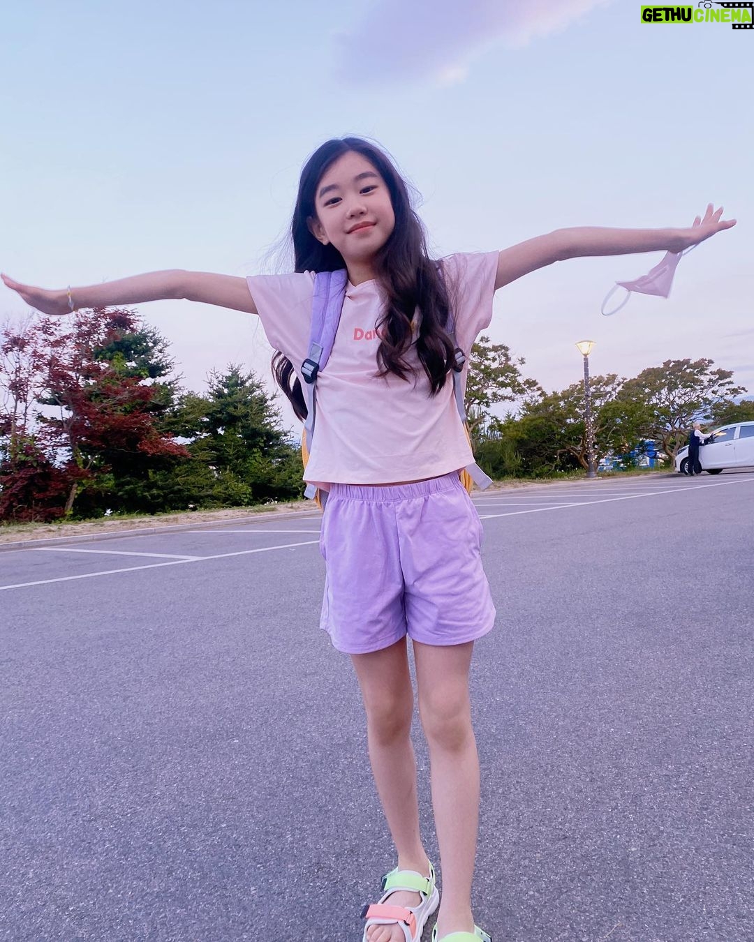 Park So-yi Instagram - #탑텐키즈 #촬영한날 @topten10kids_official @topten10kids_balance #즐거워즐거워 #다리가길어보이는옷