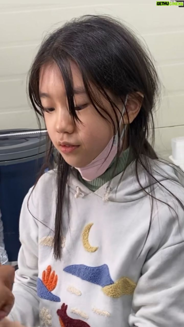 Park So-yi Instagram - #껌으로알아보는 #우리의감정 #천박사퇴마연구소_설경의비밀 #천박사퇴마연구소 #천박사