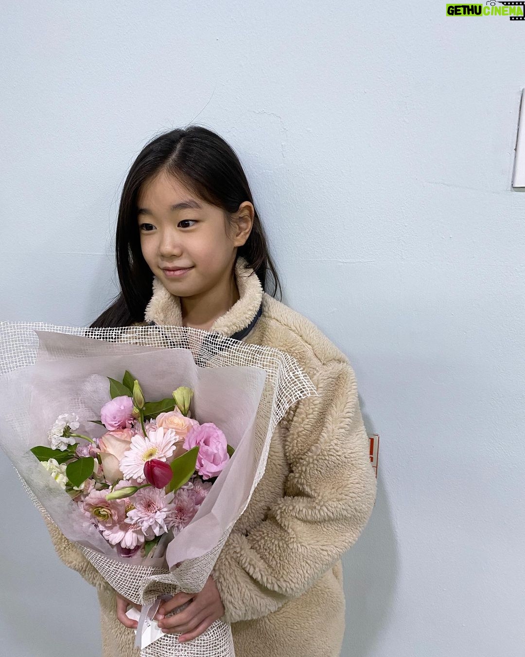 Park So-yi Instagram - #정이 #Jung_E @netflixkr #감사합니다
