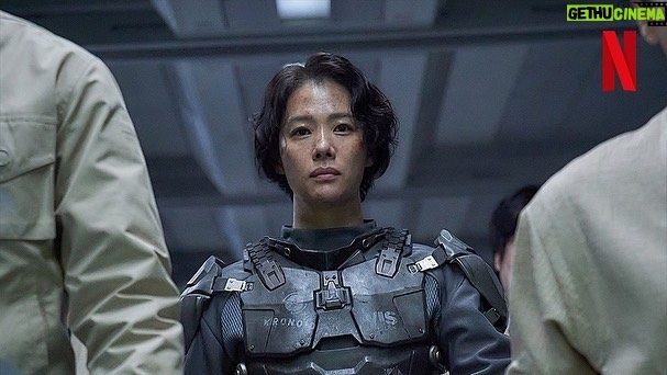 Park So-yi Instagram - Posted @withregram • @netflixkr 전설적인 용병에서 전투 A.I.로 다시 태어난 정이, 정이를 개발하는 크로노이드 연구소의 팀장 서현과 연구소장 상훈, 그리고 어린 서현까지. 이들의 이야기가 1월 20일 시작됩니다. , 오직 넷플릭스에서. #정이 #JUNG_E #강수연 #KangSooYoun #김현주 @khj_dang #류경수 @ryurudtn #박소이 #넷플릭스 #Netflix