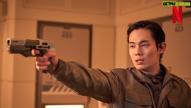 Park So-yi Instagram - Posted @withregram • @netflixkr 전설적인 용병에서 전투 A.I.로 다시 태어난 정이, 정이를 개발하는 크로노이드 연구소의 팀장 서현과 연구소장 상훈, 그리고 어린 서현까지. 이들의 이야기가 1월 20일 시작됩니다. , 오직 넷플릭스에서. #정이 #JUNG_E #강수연 #KangSooYoun #김현주 @khj_dang #류경수 @ryurudtn #박소이 #넷플릭스 #Netflix