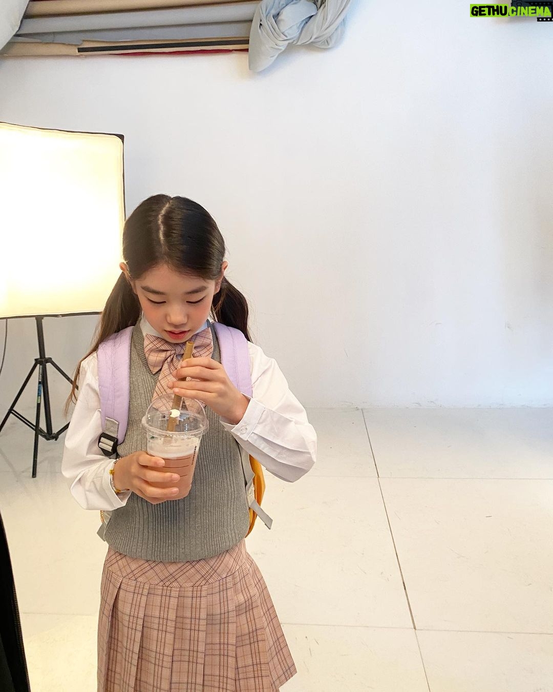 Park So-yi Instagram - #ad @aju_olea #올레아올키 #올키비타젤리 #올키듀얼젤리 #비하인드컷